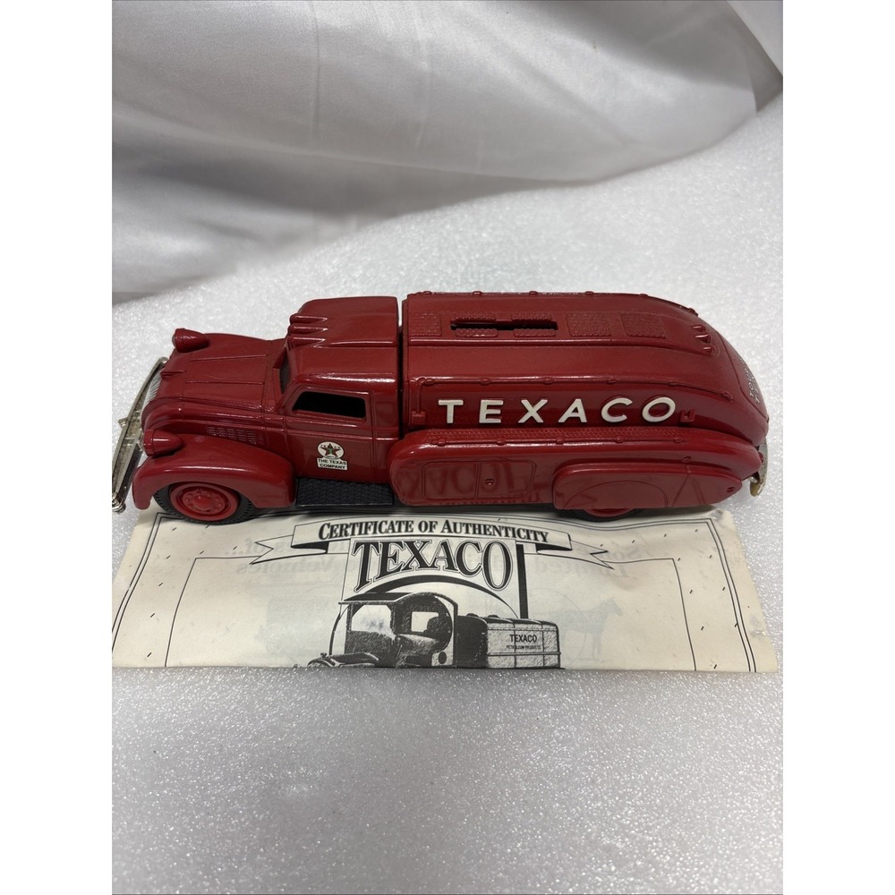 ERTL‎ 1939 DODGE AIRFLOW TEXACO DIE CAST TANKER Locking coin Bank with key.